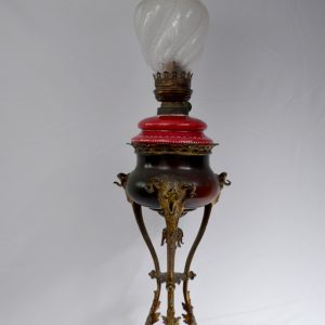 LÁMPARA DE QUEROSENO Y CRISTAL BACCARAT