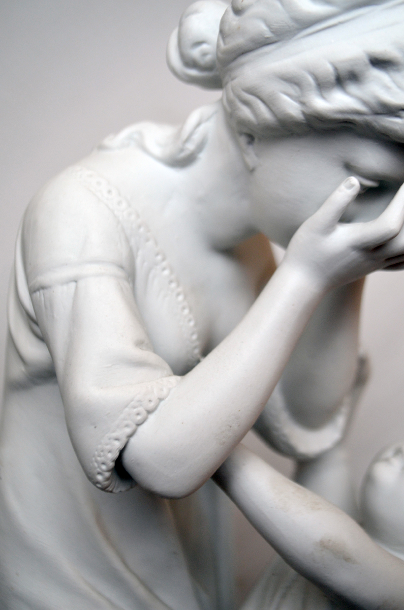 ESCULTURA DE PORCELANA BISCUIT - Imagen 3