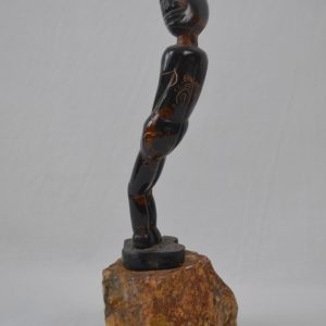 PIEZA FIGURATIVA DE CORAL NEGRO